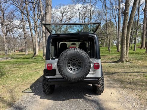 Used 2003 Jeep Wrangler SE image 13