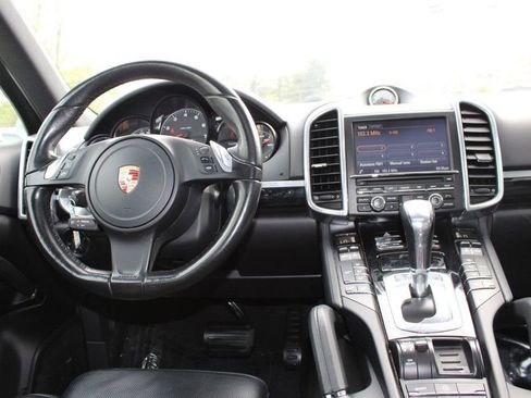 Used 2014 Porsche Cayenne Platinum Edition AWD/4WD image 13