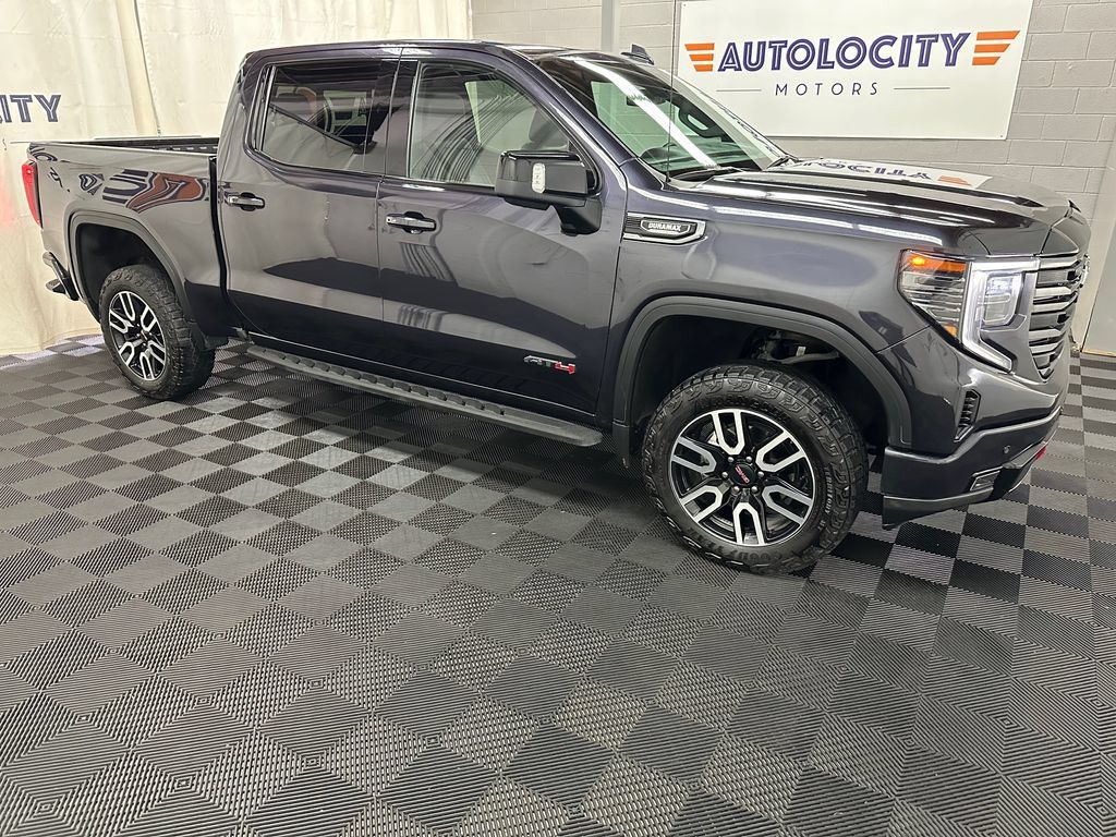 Used 2025 GMC Sierra 1500 AT4 w/ AT4 Premium Package AWD/4WD image 2