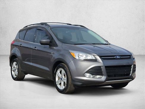 Used 2014 Ford Escape SE w/ Equipment Group 201A FWD image 2