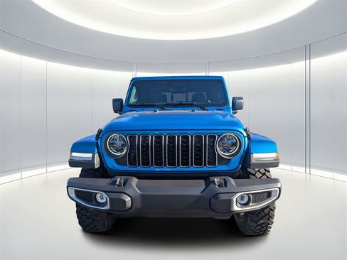 New 2025 Jeep Gladiator High Tide image 9