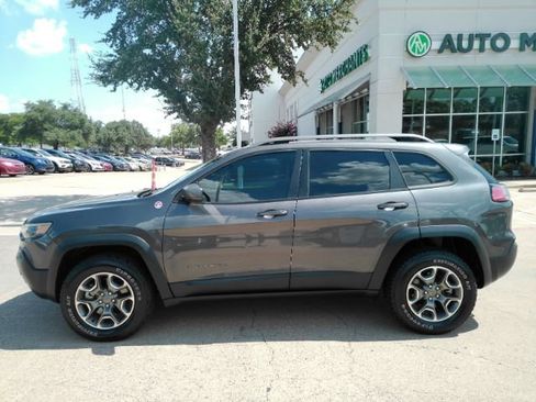 Used 2020 Jeep Cherokee Trailhawk AWD/4WD image 10