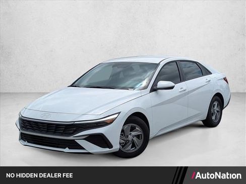 Certified 2026 Hyundai Elantra SE w/ Cargo Package FWD image 1