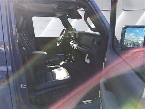 New 2026 Jeep Gladiator Mojave w/ Technology Group image 32