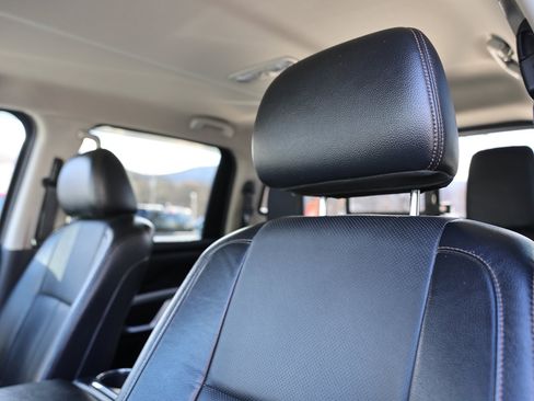 Used 2017 Nissan Titan SL image 22