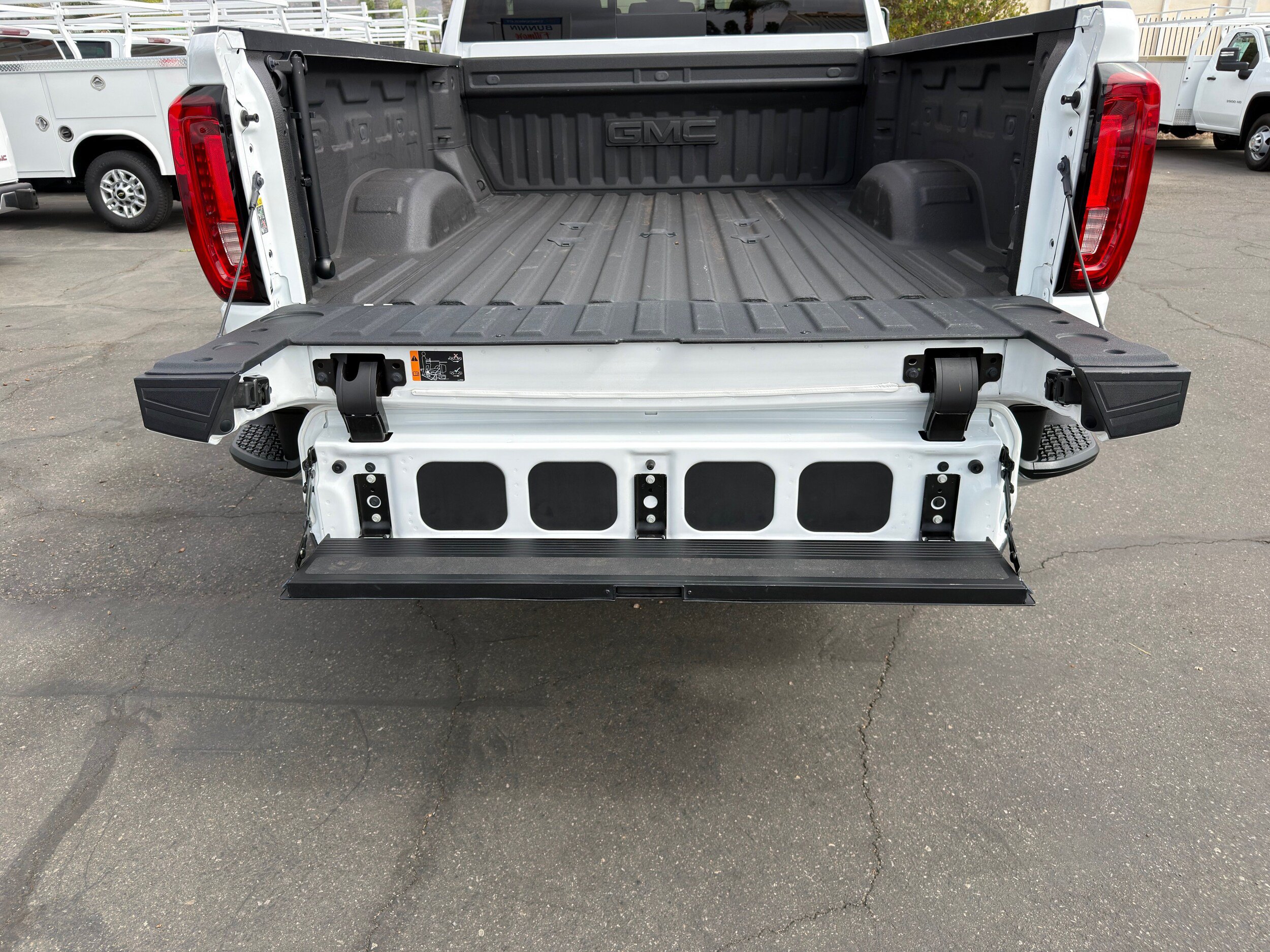 Used 2020 GMC Sierra 3500 SLT w/ SLT Premium Plus Package AWD/4WD image 20