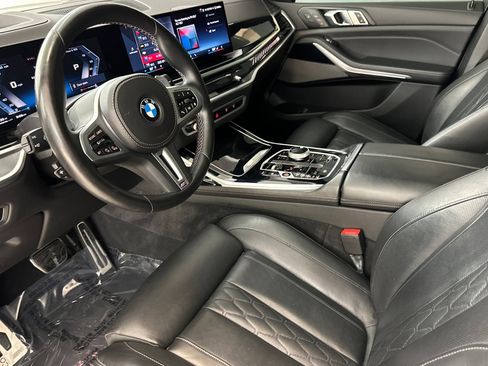Certified 2025 BMW X7 M60i AWD/4WD image 4