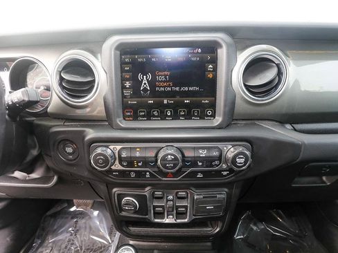 Used 2023 Jeep Wrangler Sahara w/ Cold Weather Group image 16