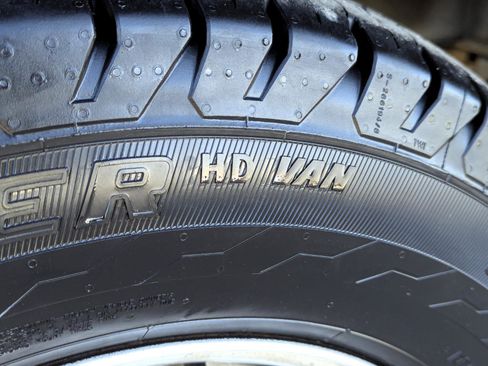 Used 2019 Ford Transit 150 XL image 32