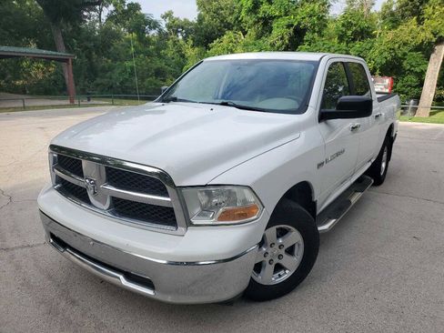 Used 2012 RAM 1500 Classic SLT AWD/4WD image 2