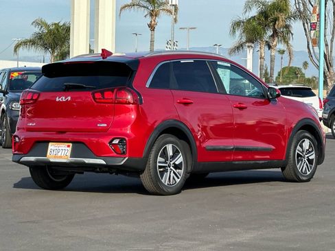 Used 2022 Kia Niro LXS image 4