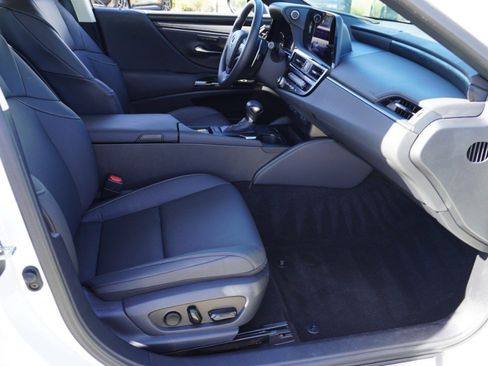 Certified 2024 Lexus ES 350 w/ Premium Package FWD image 14