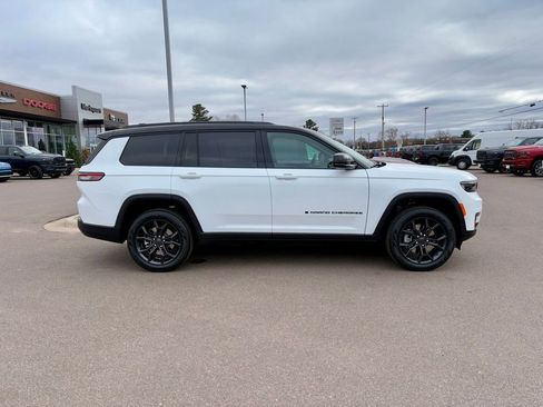 New 2025 Jeep Grand Cherokee L Limited w/ Trailer Tow Package image 2