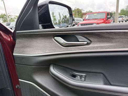 New 2026 Jeep Grand Cherokee L Limited RWD image 31