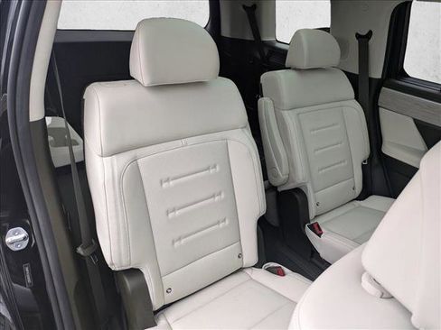 Used 2025 Hyundai Santa Fe Calligraphy image 16