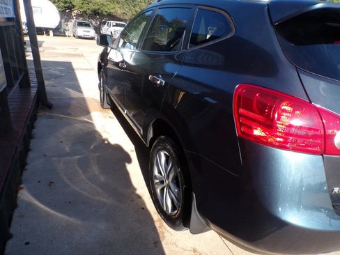 Used 2013 Nissan Rogue SV w/ Premium Pkg image 8