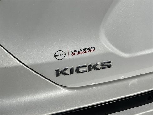 Used 2023 Nissan Kicks SV image 22