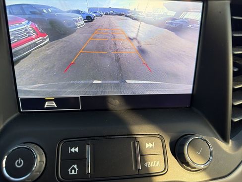 Used 2023 GMC Acadia AT4 w/ Preferred Package image 11