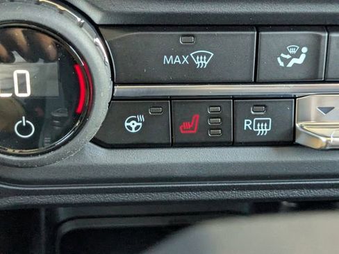 New 2025 Ford Bronco Badlands image 23