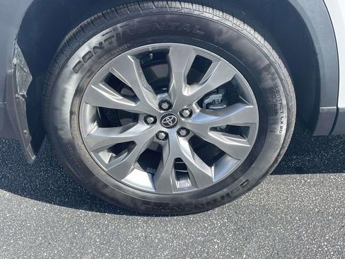 Used 2025 Toyota Grand Highlander FWD image 12