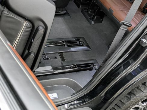 Used 2024 GMC Yukon Denali Ultimate image 19