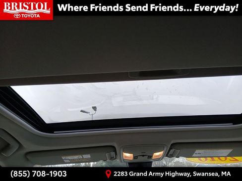 Used 2016 Toyota RAV4 Limited image 18