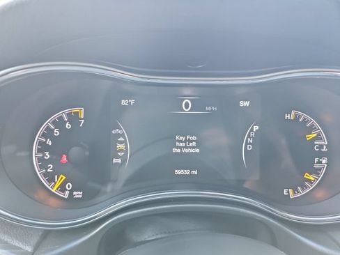 Used 2021 Jeep Grand Cherokee Laredo AWD/4WD image 31
