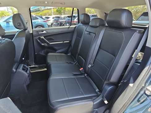 Used 2019 Volkswagen Tiguan SEL FWD image 16