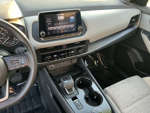 Used 2023 Nissan Rogue SV AWD/4WD image 13