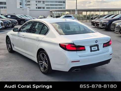 Used 2021 BMW 530e w/ Premium Package image 4