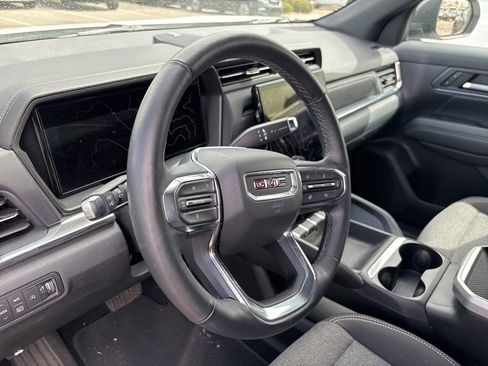 Used 2025 GMC Terrain Elevation AWD/4WD image 5