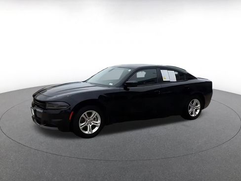 Used 2022 Dodge Charger SXT RWD image 8