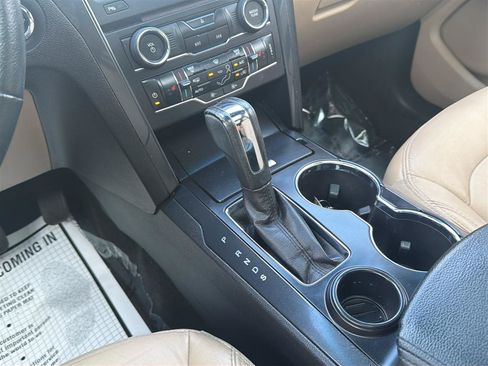 Used 2017 Ford Explorer XLT w/ Equipment Group 202A FWD image 20