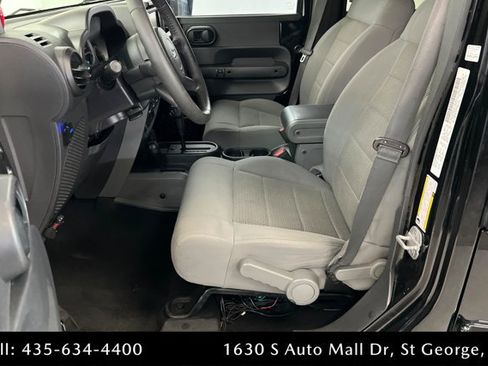 Used 2008 Jeep Wrangler Unlimited Rubicon w/ Dual Top Group AWD/4WD image 17