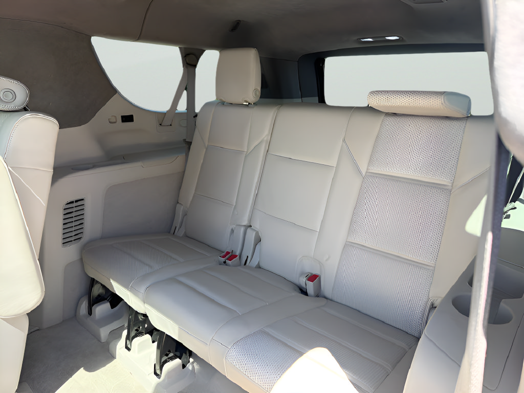Used 2021 Cadillac Escalade ESV Premium Luxury Platinum w/ Heavy-Duty Trailer Package AWD/4WD image 35