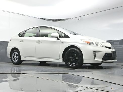Used 2014 Toyota Prius Two FWD image 36