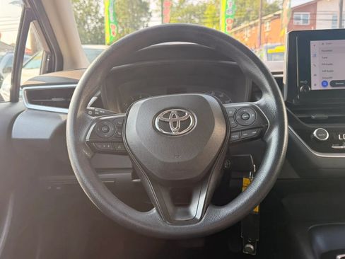 Used 2023 Toyota Corolla LE FWD image 18