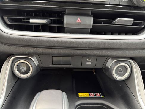 Used 2024 Toyota Grand Highlander AWD image 20