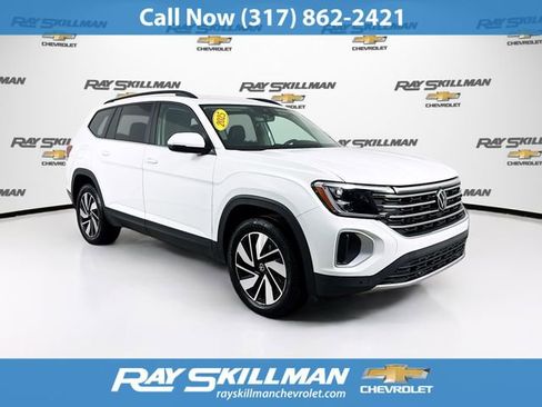 Used 2025 Volkswagen Atlas SE image 1