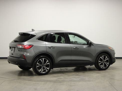Used 2022 Ford Escape SE w/ SE Sport Appearance Package image 8