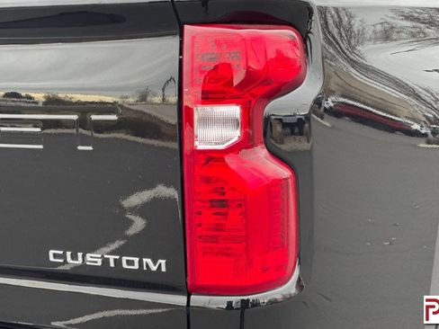 Certified 2025 Chevrolet Silverado 2500 Custom w/ Custom Value Package image 32