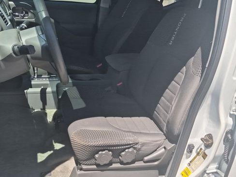 Used 2015 Nissan Frontier Desert Runner RWD image 14