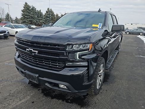 Used 2021 Chevrolet Silverado 1500 RST image 2
