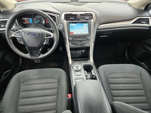 Used 2017 Ford Fusion SE w/ Fusion SE Technology Package FWD image 11