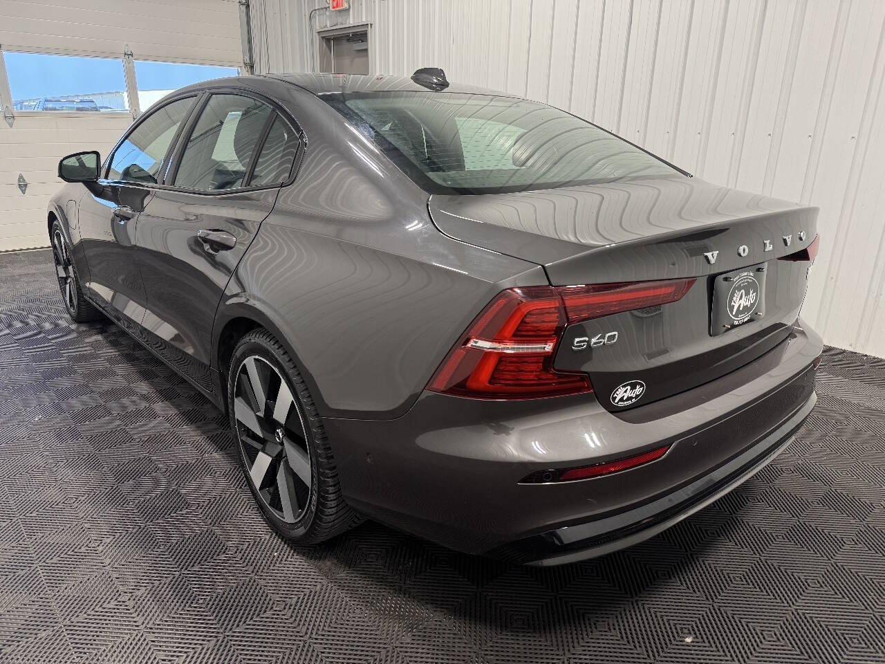 Used 2024 Volvo S60 T8 Plus AWD/4WD image 4