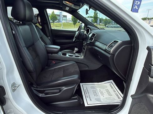 Used 2021 Jeep Grand Cherokee Laredo X AWD/4WD image 18