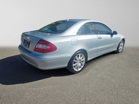 Used 2007 Mercedes-Benz CLK 350 Coupe image 3