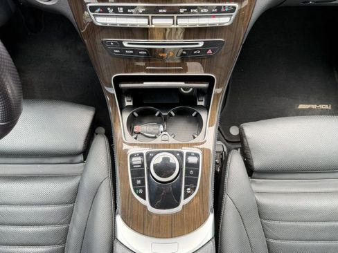 Used 2019 Mercedes-Benz GLC 300 4MATIC image 23