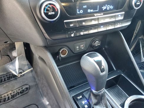 Used 2019 Hyundai Tucson SEL image 25