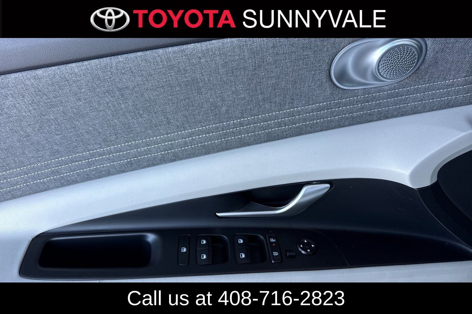 Used 2025 Hyundai Elantra Limited FWD image 15